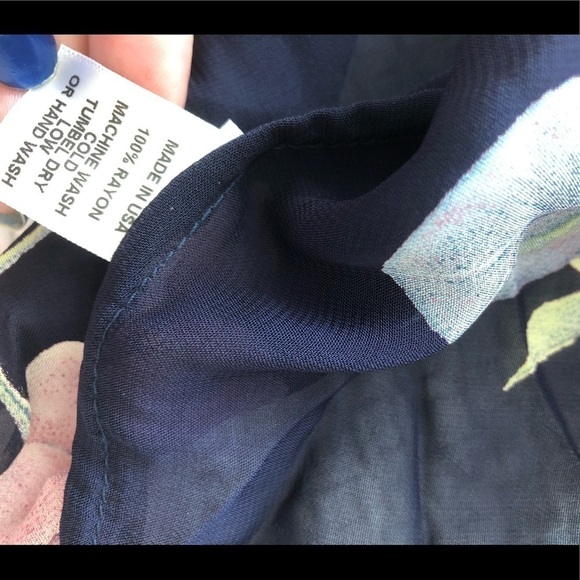 Planet Blue Floral Top - Picture 10 of 11